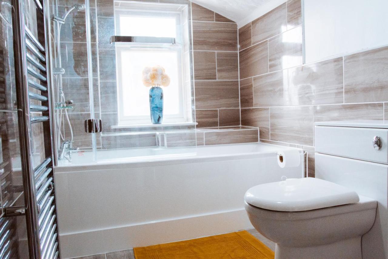 Beautiful 2 Bedroom House - Free Parking - Lt House Leicester Exteriér fotografie
