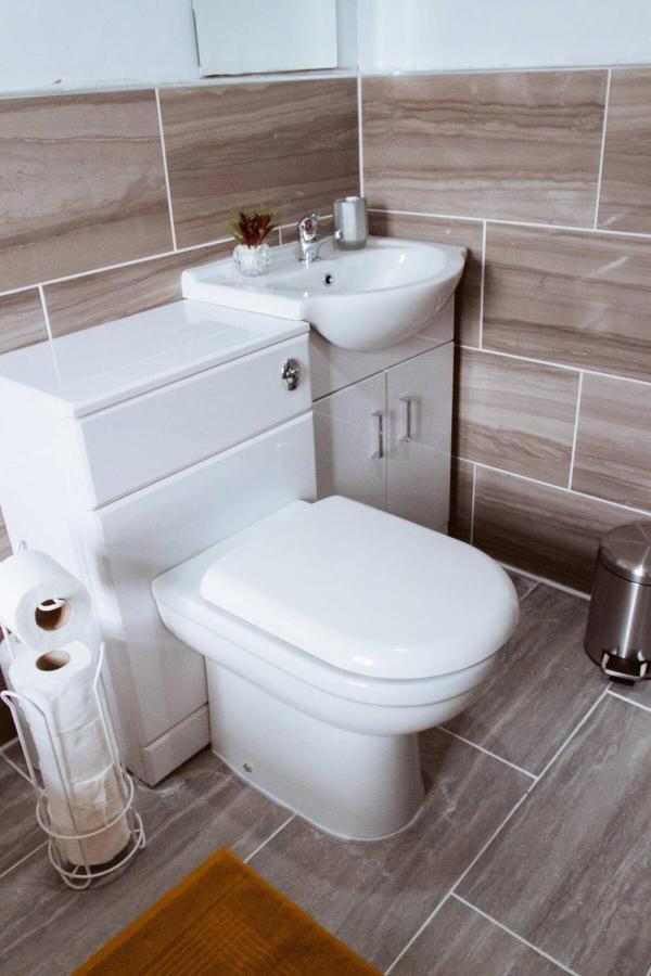 Beautiful 2 Bedroom House - Free Parking - Lt House Leicester Exteriér fotografie