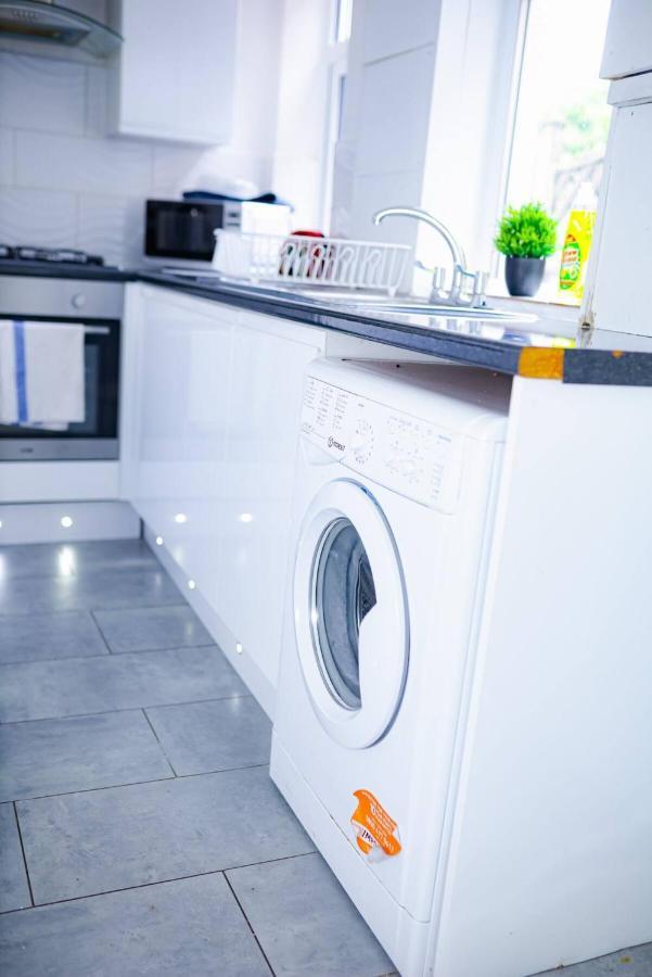 Beautiful 2 Bedroom House - Free Parking - Lt House Leicester Exteriér fotografie